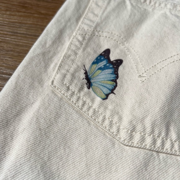 Levi 501 Butterfly Denim Shorts - Picture 5 of 7